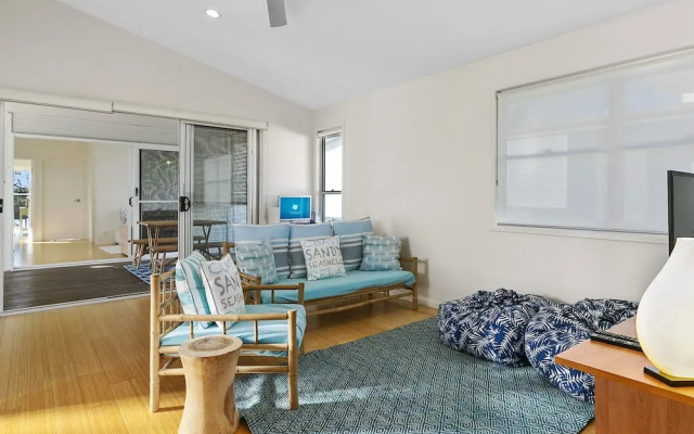 Stunning River House - 51 Hilton Esplanade