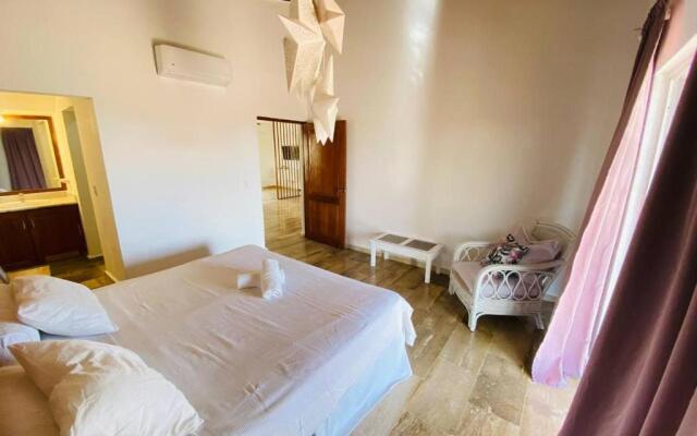 2 Rooms, 4 Beds, Pool, 5min Beach White Sand