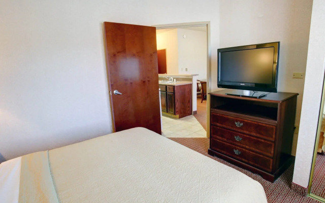 Quality Inn & Suites, Near University