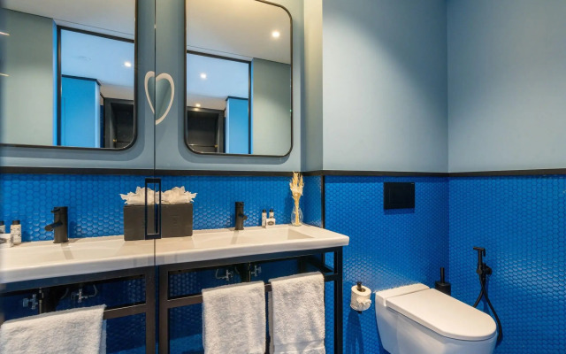 The Editory Riverside Hotel, an Historic Hotel