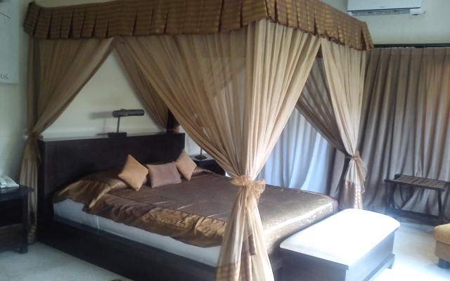 Alam Warna Villa – Guest Rooms – Kuta