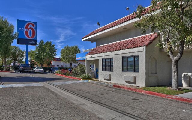 Motel 6 Kingman, AZ - Route 66 East