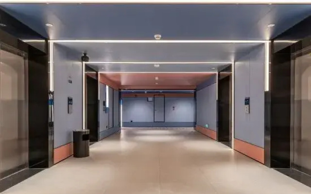 HanTing Hotel (Jinan West Railway Station Convention and Exhibition Center)