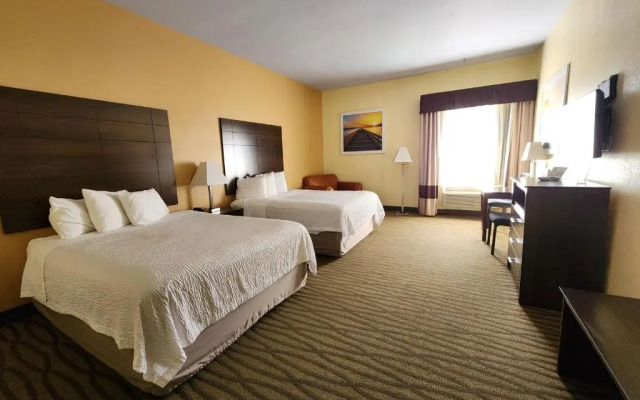 Days Inn & Suites Pasadena