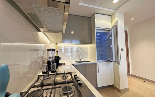 Luxury StayCation - Comfy Condo With Balcony In The Heart of Meydan