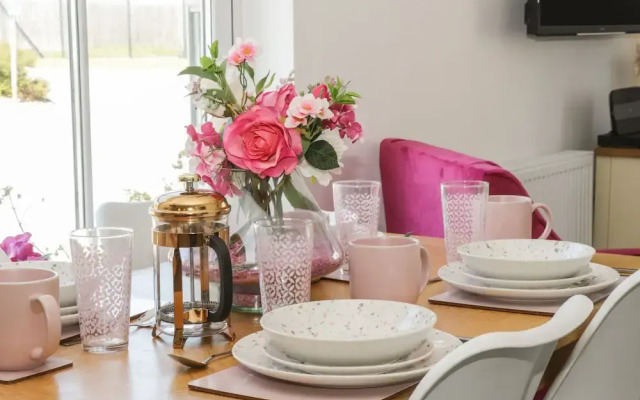White Rose Apartment