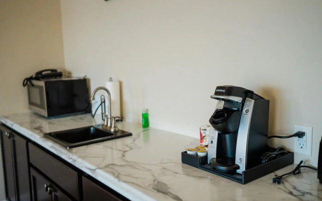 1 Bedroom Lake View Villa - Unit 606
