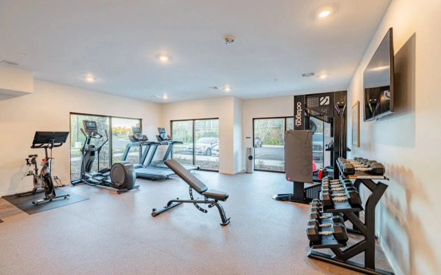 WaterWalk Extended Stay by Wyndham Jacksonville Deerwood Pk