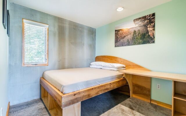 The Crash Pad - An Uncommon Hostel