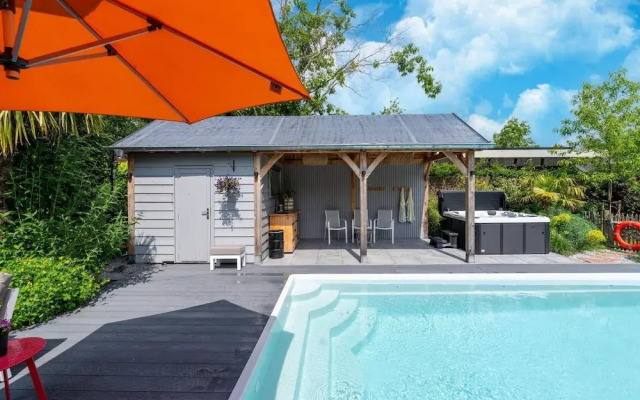 Holiday Home With Shared Pool and Bubble Bath