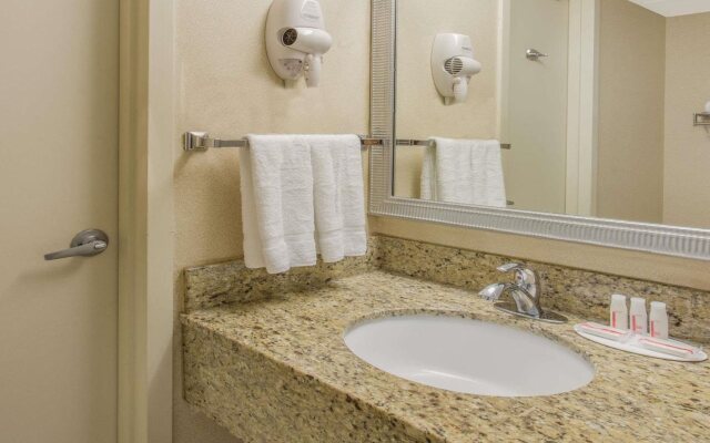Baymont by Wyndham Fayetteville Fort Bragg Area