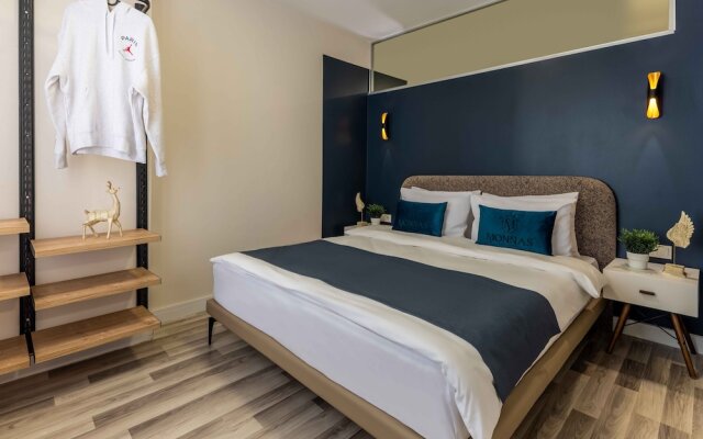 Monnas Suite