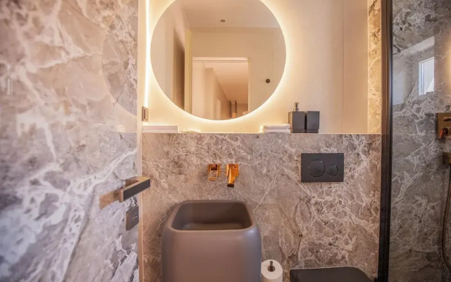 Kira Central Hvar