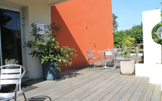 Adonis Lyon Est Hôtel Artys