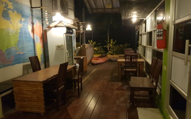Zone6 Coworking Beach Apartment