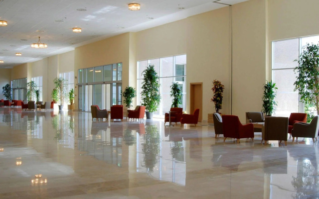 WOW Airport Hotel