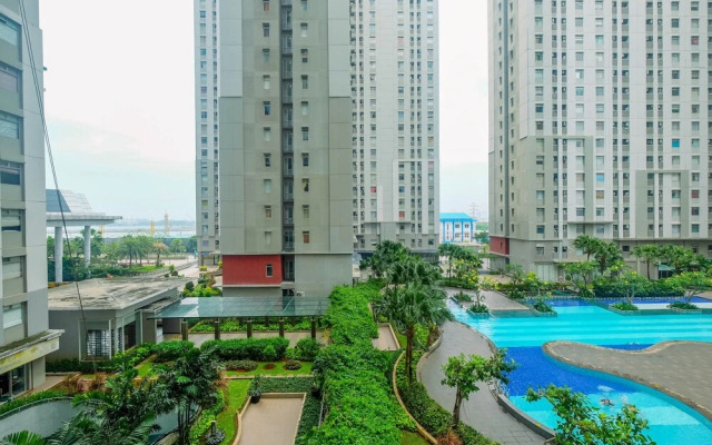 Elegant Studio (No Kitchen) Apartment at Green Bay Pluit