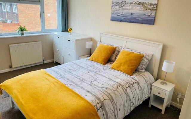 Farnham 3 Bed House