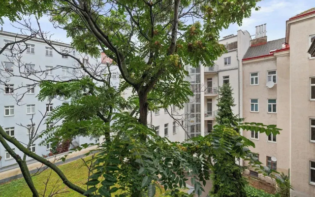 Schönbrunn City Apartment is calling
