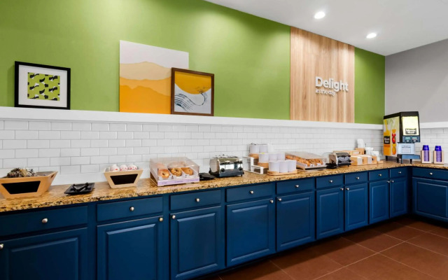 Spark by Hilton Daleville Roanoke North