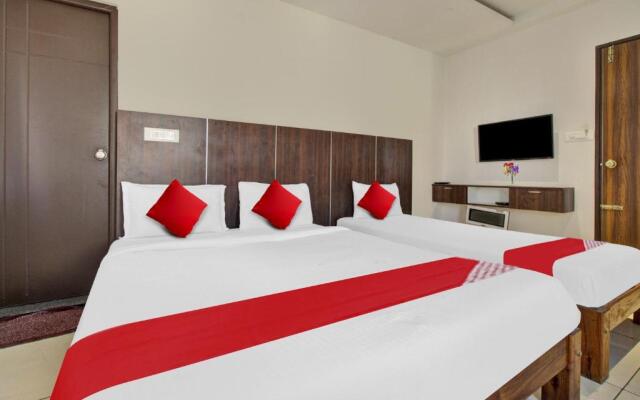 OYO Flagship 80685 Quince Elite Mysuru