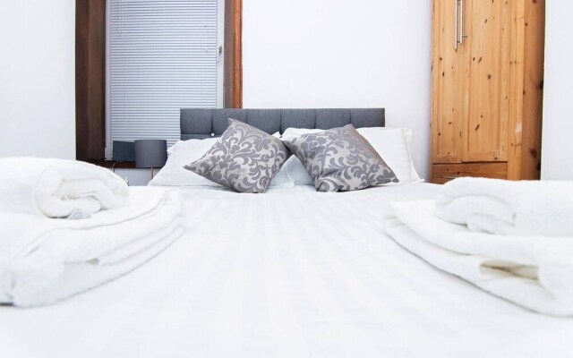 The Summit West End - 1BR Cosy Flat, Central, Wifi