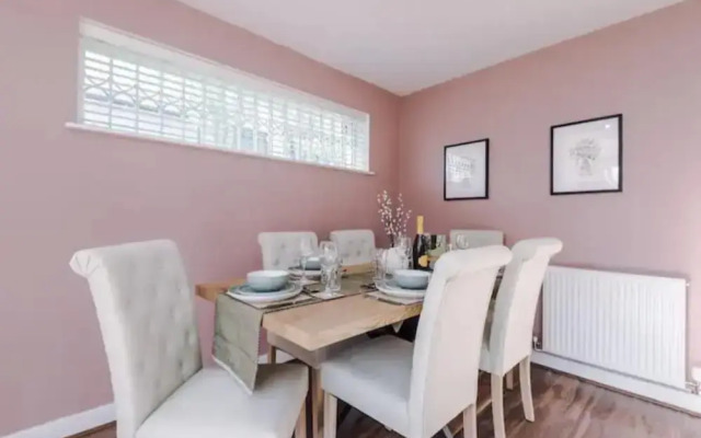 Manchester Oasis Retreat - 4 Bedroom House