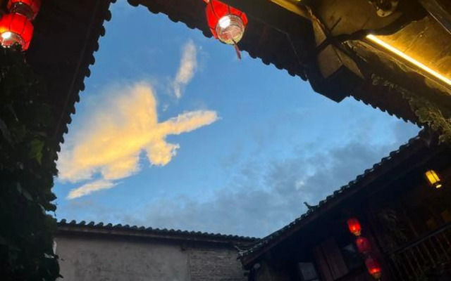 Lijiang Zhaofu Inn