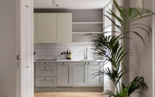 JOIVY Luxury Georgian City Centre Apartment (Sleeps 6)
