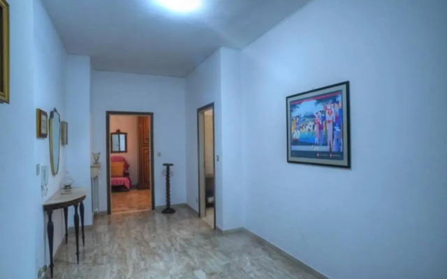 Ampio appartamento per 9 persone a pochi passi dal mare