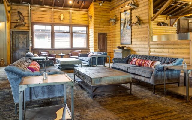 Grand Lake Lodge