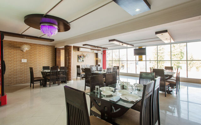 OYO 648 Hotel Royal Ecstasy