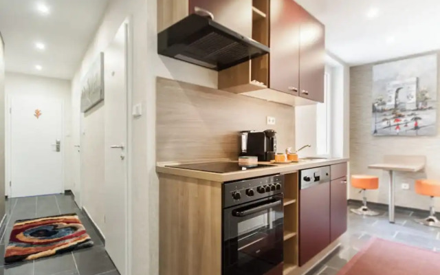 Stay-Inn Boardinghouse