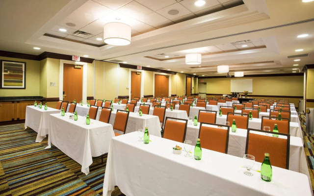 Fairfield Inn and Suites by Marriott Toronto Airport