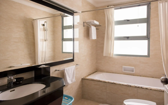 Diamond Westlake Suites