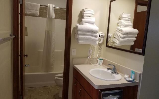 Black Hawk Motel and Suites