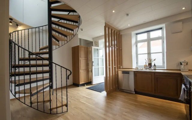 Stylish two floor Deluxe Apartment