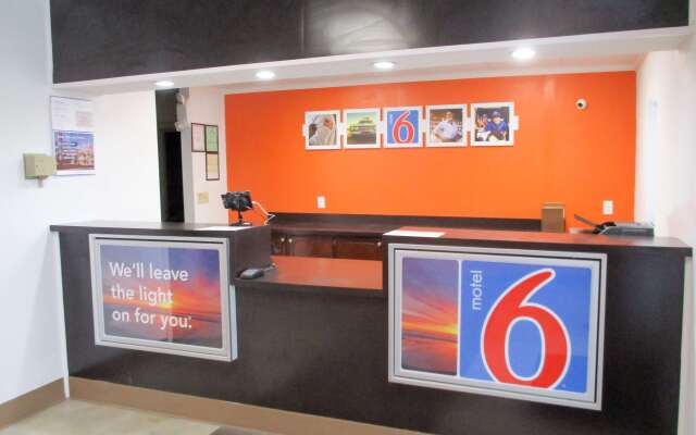 Motel 6 Bay Minette, AL