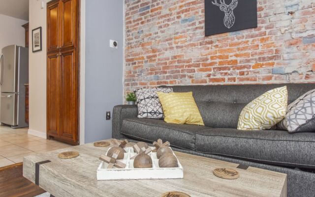 Fairmount GEM With Patio in the of it all