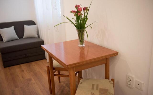 Apts&rooms Robi-50m from beach