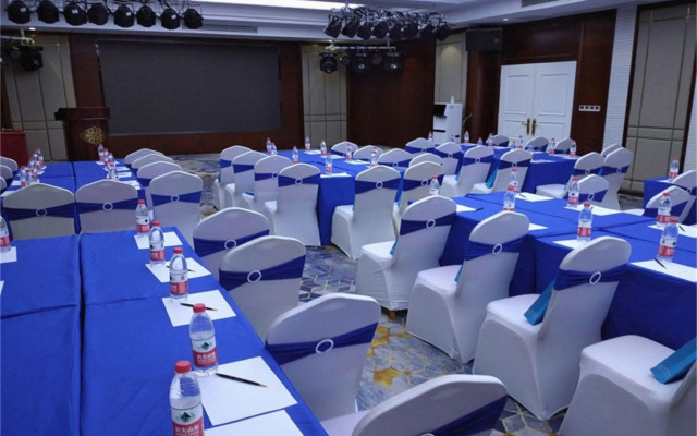 Royal Holiday Hotel (Wuyan Military District Headquarters Branch)