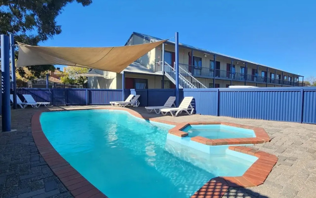 Wentworth Central Motor Inn