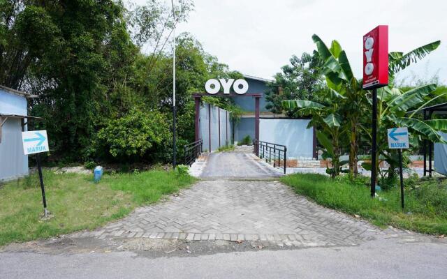 OYO 2493 Lotus Hotel Syariah