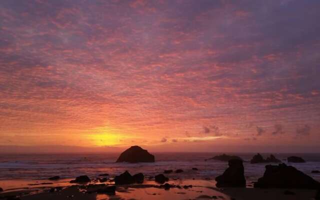 Sunset Oceanfront Lodging