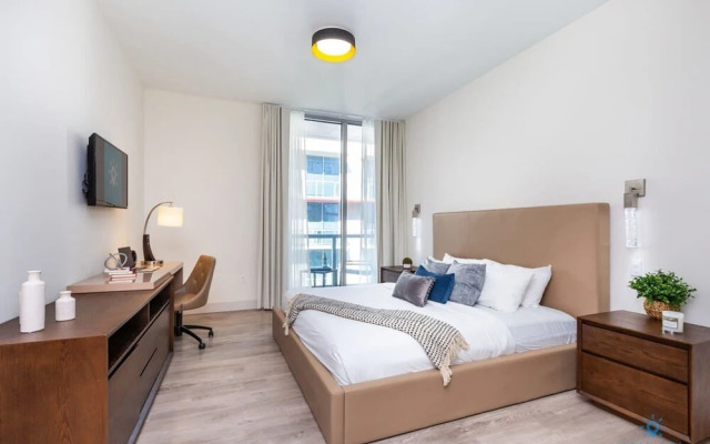 Hollywood Bliss Studio Balcony Beach View