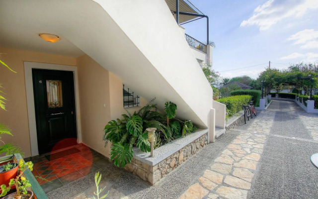 Sunny Garden Apartments