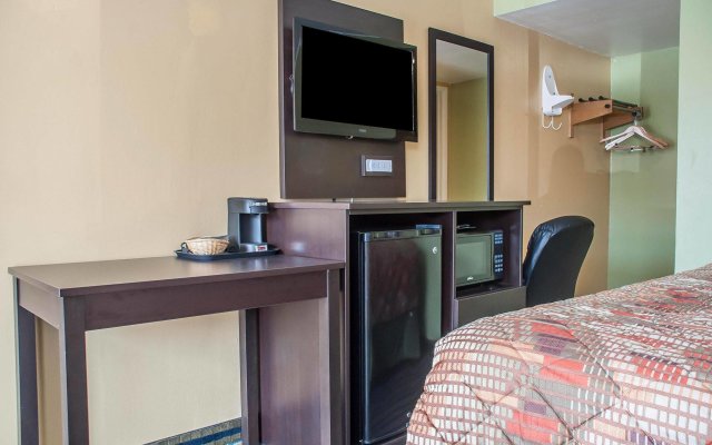 Amherst Inn & Suites