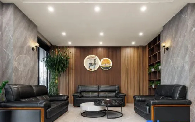 Yangchun Haiyue Bay Business Hotel