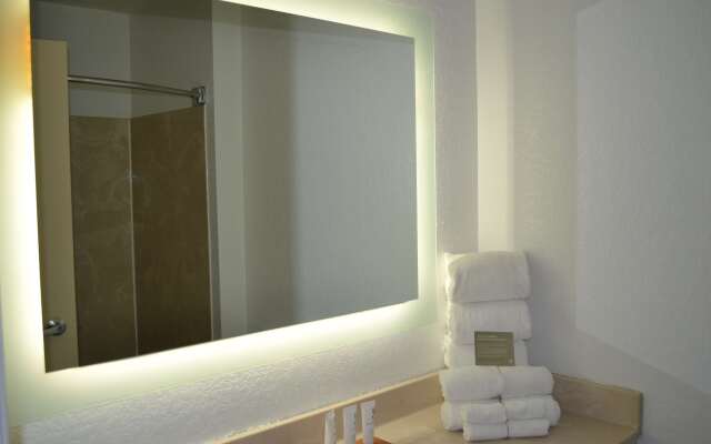 Country Inn & Suites by Radisson, Fairview Heights, IL