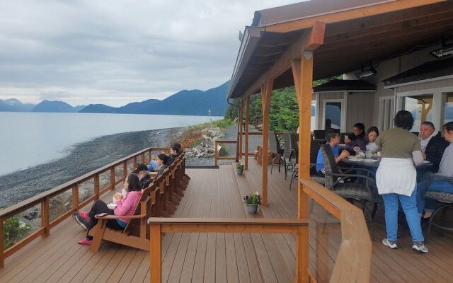 Resurrection Lodge on the Bay